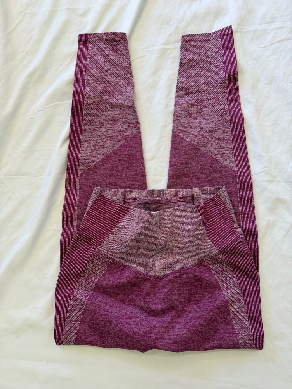 PINK Victoria's Secret Plum/Magenta Seamless Leggings
